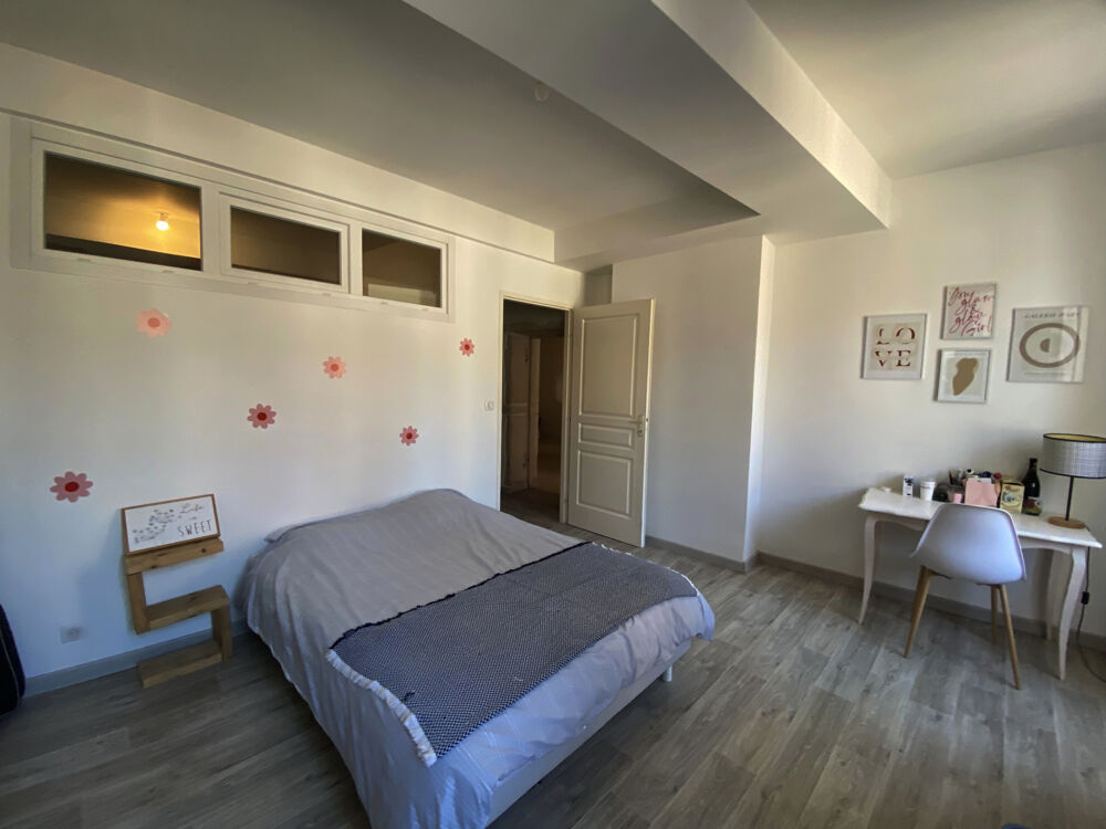 MACON CENTRE VILLE - APPARTEMENT 121 M2 - 3 CHAMBRES - 2 CAVES