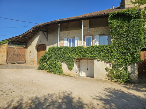   Ancienne maison de vigneron rénovée avec vue imprenable à Vergisson Maison - 8 pièce(s) - 146 m²
