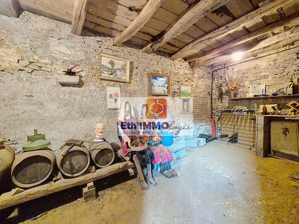 EXCLUSIVITE : VIRE - MAISON DE PLAIN-PIED 80 m2 + DEPENDANCES EN PIERRE ET GRAND TERRAIN