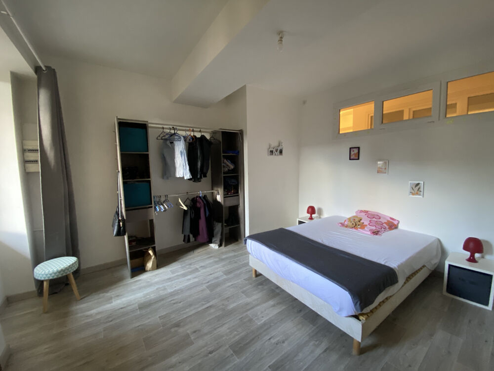 MACON CENTRE VILLE - APPARTEMENT 121 M2 - 3 CHAMBRES - 2 CAVES