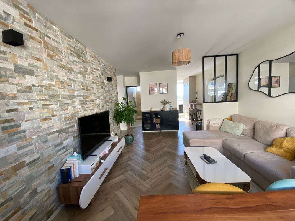 Vente Appartement MACON CENTRE  BEL APPARTEMENT TYPE 3  62 M2  REFAIT A NEUF  TBE   AVEC CAVE ET PARKING Macon