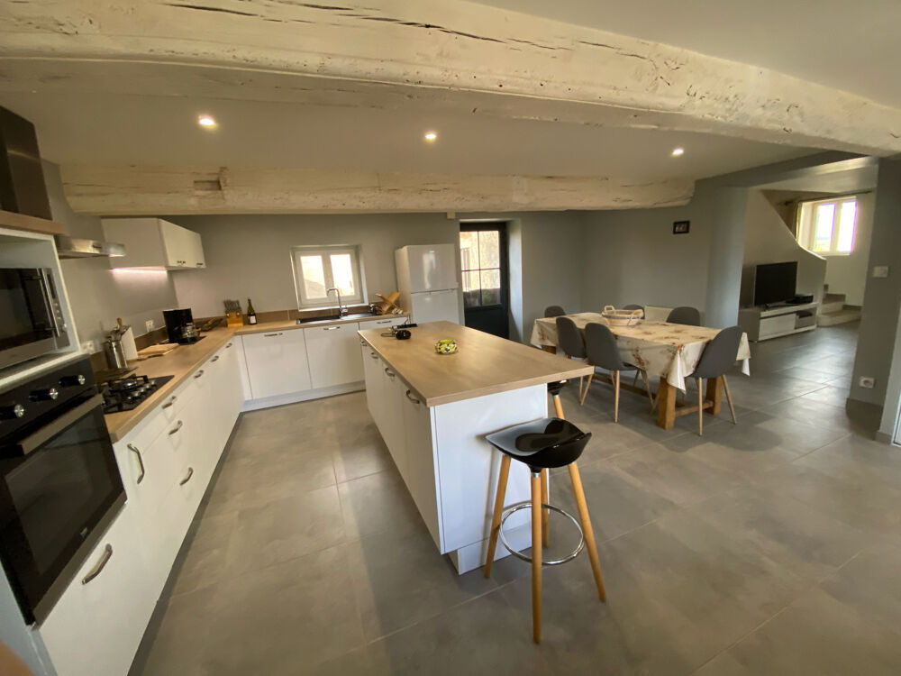 MACON EST - FERME 195 M2 - 5 CHAMBRES - DEPENDANCES - DOUBLE GARAGE 54 M2 - TERRAIN 1300 M2