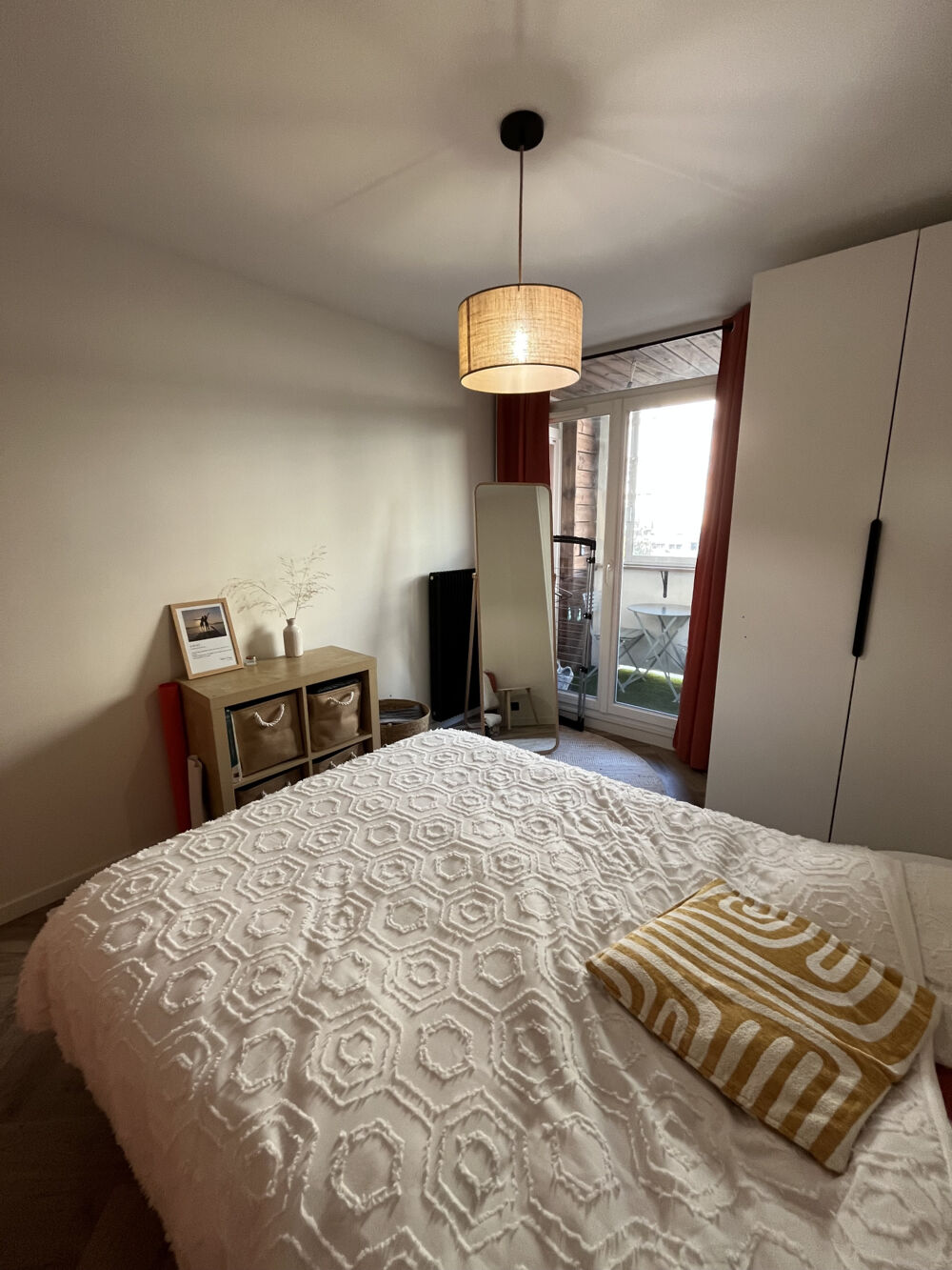 MACON CENTRE BEL APPARTEMENT TYPE 3 62 M2 REFAIT A NEUF TBE AVEC CAVE ET PARKING