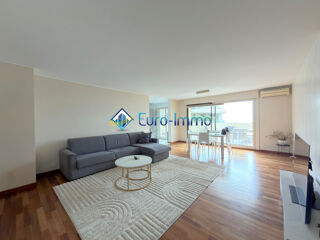  Appartement à louer 4 pièces 100 m²