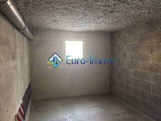  Parking / Garage à vendre 
