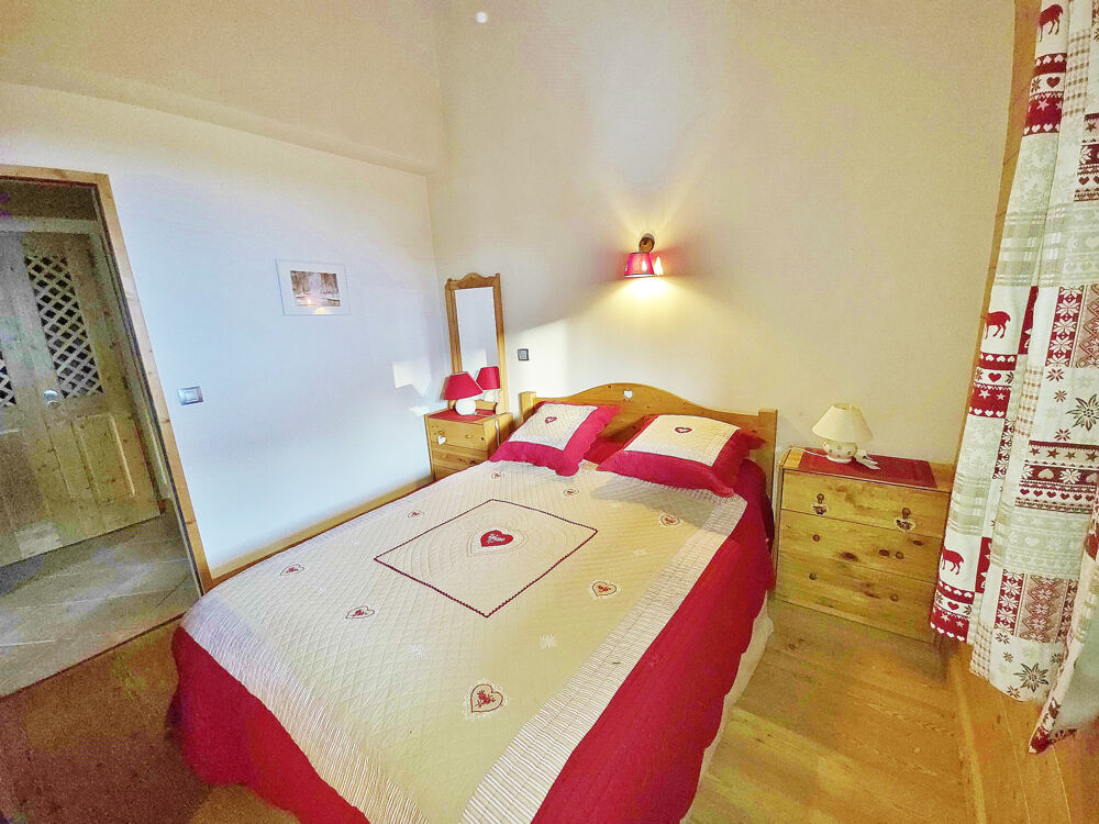 SAMOENS - MAGNIFIQUE 4 PIECES EN DUPLEX DE 82 M2 AU SOL DANS RESIDENCE AVEC PISCINE