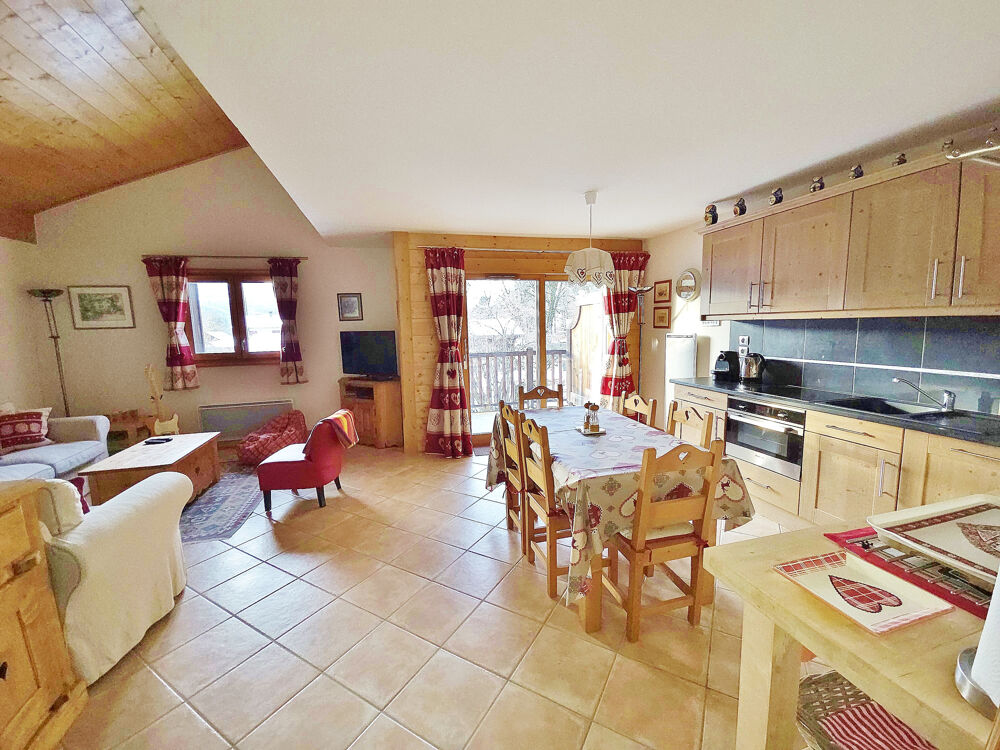 SAMOENS - MAGNIFIQUE 4 PIECES EN DUPLEX DE 82 M2 AU SOL DANS RESIDENCE AVEC PISCINE