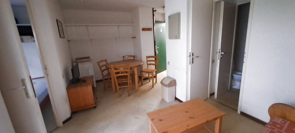 Morillon 1100, appartement à rénover au pied des pistes avec une chambre séparée, un balcon en rez-de-jardin