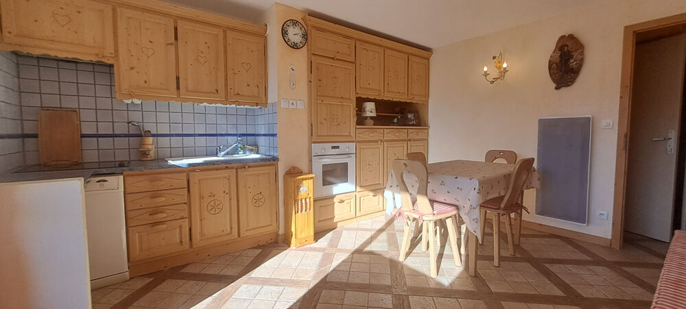 Vente Appartement T2 entièrement rénové   Esprit montagne, mobilier sur mesure et parking à Samoens 1600. Samoens