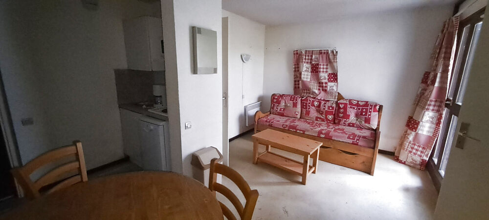 Morillon 1100, appartement à rénover au pied des pistes avec une chambre séparée, un balcon en rez-de-jardin