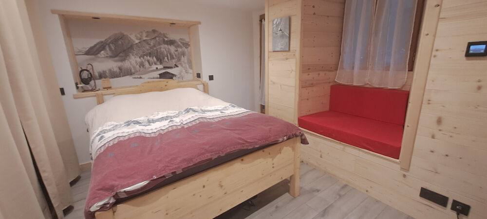 Au coeur du village, appartement entièrement rénové de 57 m2 avec cour privative et cave