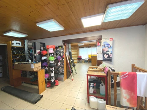   À vendre   Local commercial centre de Morillon (74440) 
