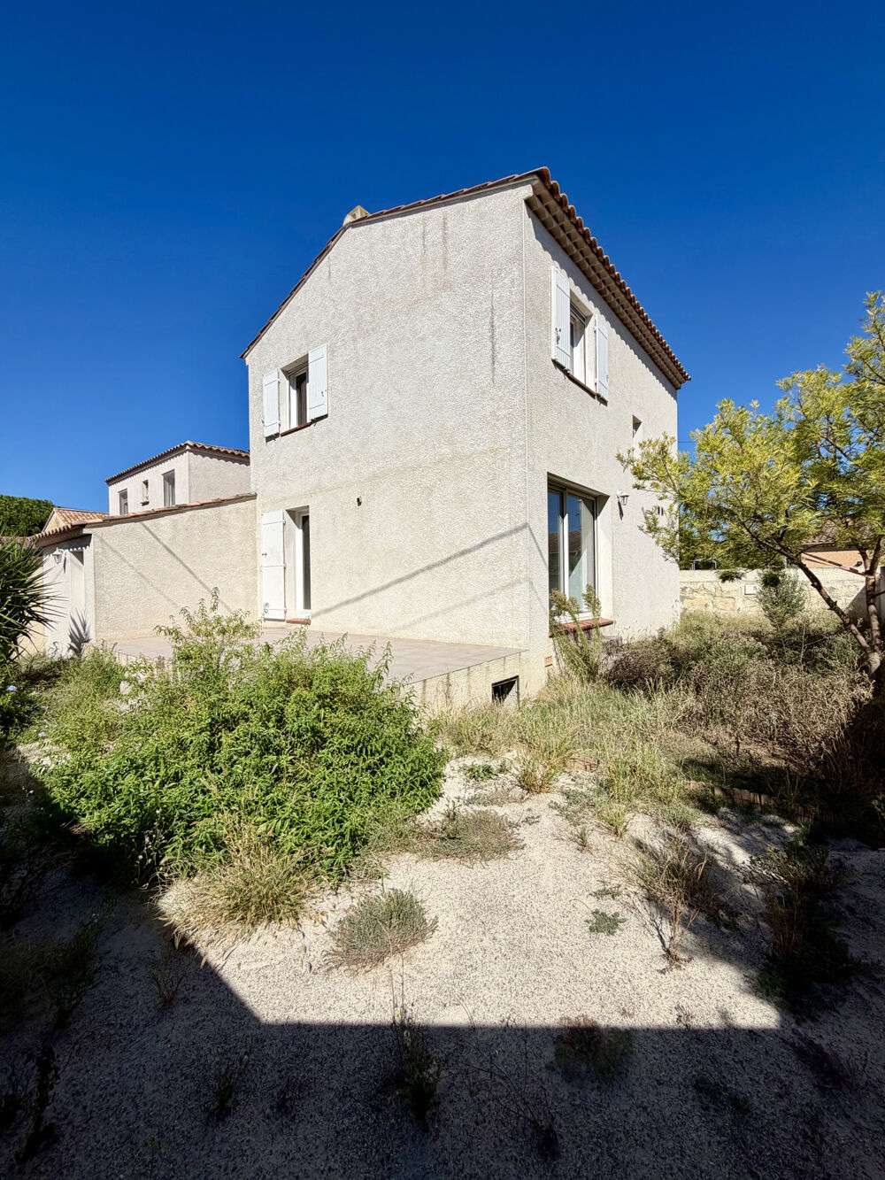 Vente Maison À VENDRE   Maison familiale avec jardin et garage au cœur de Moulès Arles