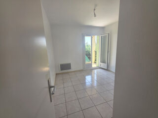 Appartement à louer 4 pièces 76 m²