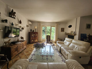  Maison  vendre 6 pices 245 m