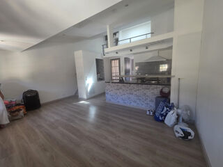  Immeuble à vendre 77 m²