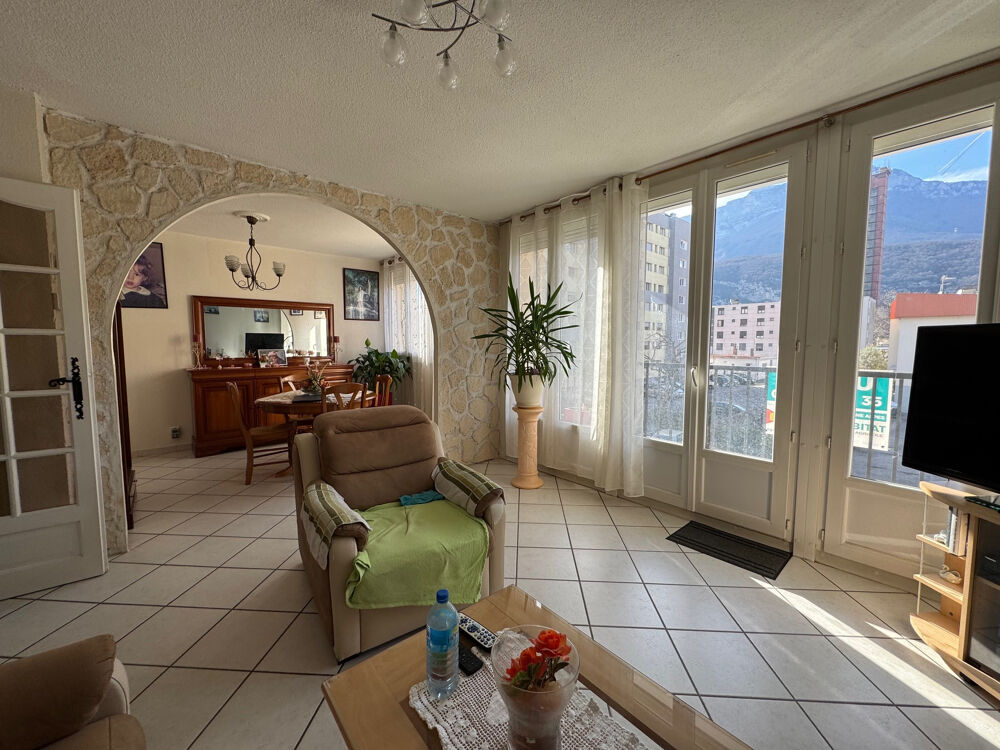 Appartement 4 pièces 69 m² · à Echirolles · 69 m² · 96 000 €