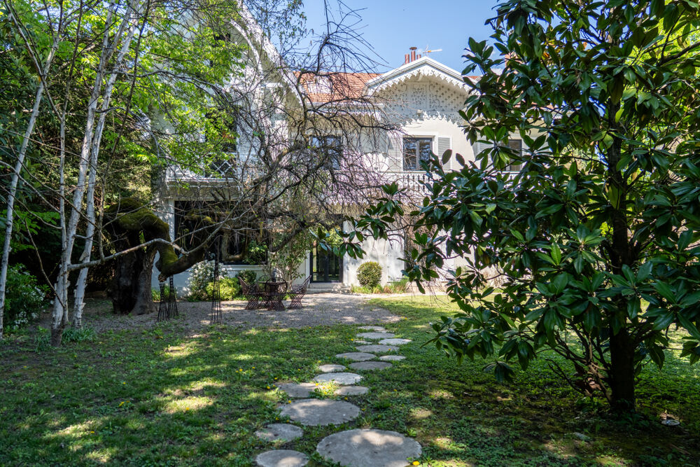 à vendre  Propriété/château Grenoble (38100)