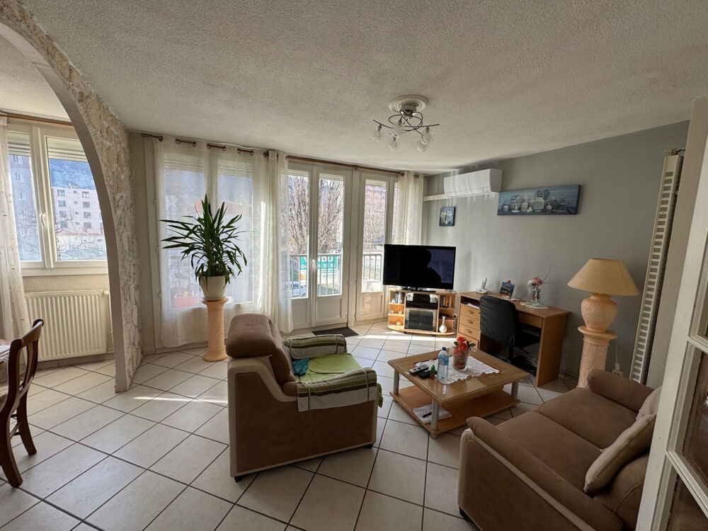 Appartement type 4 avec balcon à Échirolles