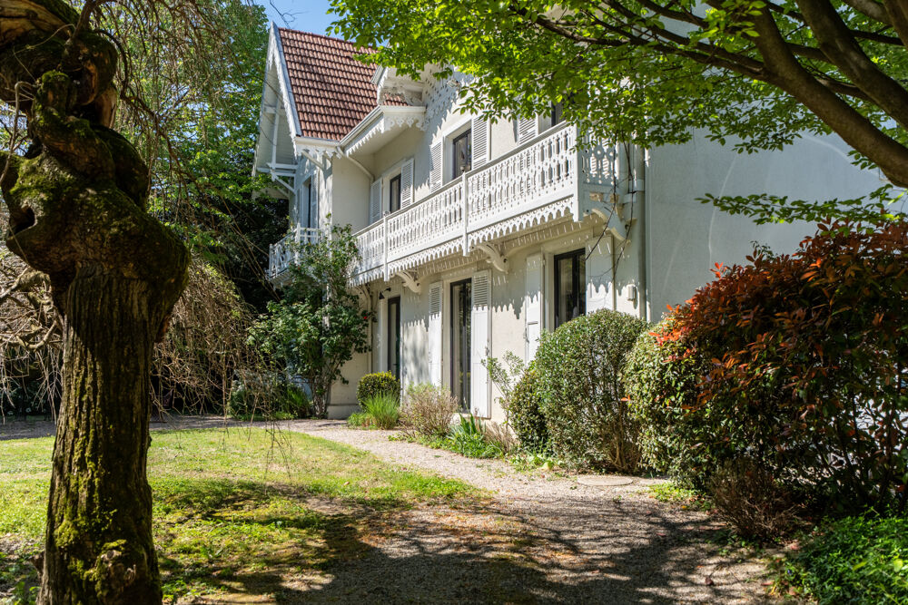 à vendre  Propriété/château Grenoble (38100)