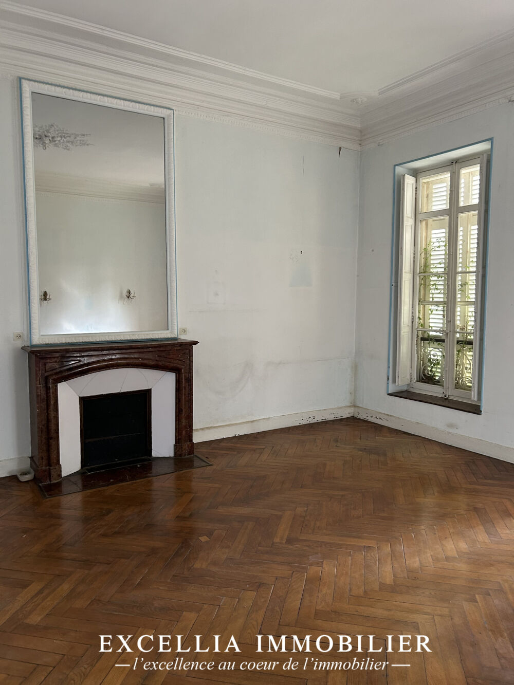 à vendre  Propriété/château Entressen (13118)