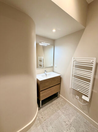  Appartement à louer 3 pièces 70 m²