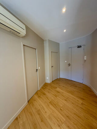  Appartement à louer 3 pièces 70 m²