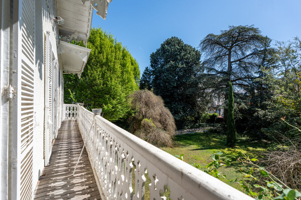 à vendre  Propriété/château Grenoble (38100)
