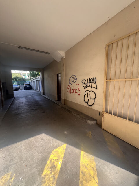   À vendre   Murs commerciaux Grenoble 