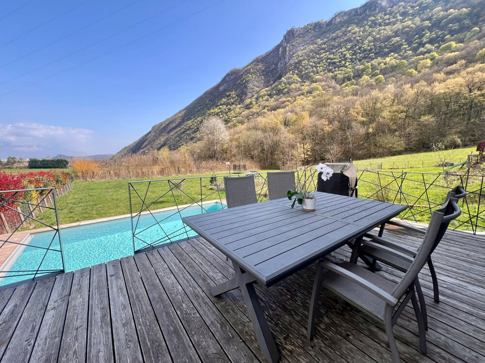 Élégance contemporaine & fort potentiel pour cette villa à St Paul-de-Varces