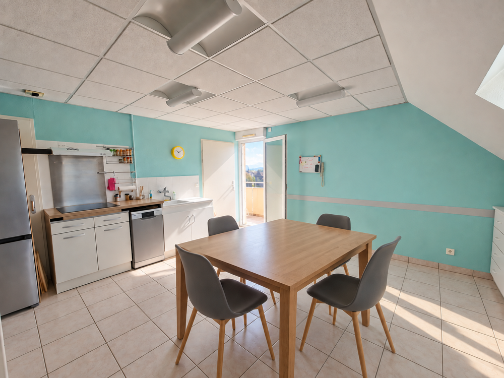 A vendre BELLEY T3 avec ascenseur, balcon et garage.
