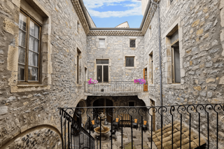  Immeuble  vendre 15 + pices 523 m