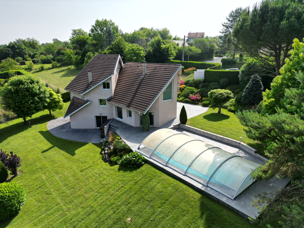 Maison d'architecte 184 m2 à vendre BELLEY 01300
