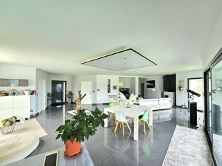  Maison � vendre 7 pi�ces 214 m�