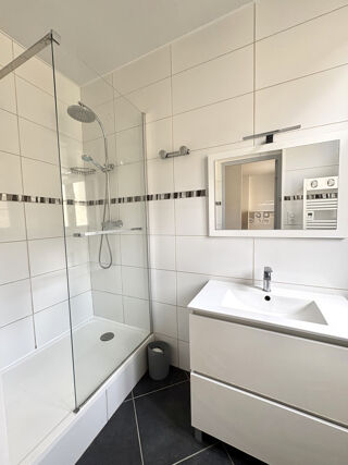  Appartement à louer 3 pièces 70 m²