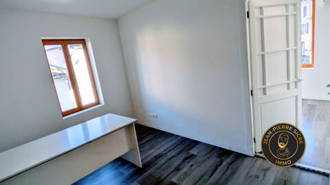   Martres coeur hsitorique local commercial 60 m2 avec bureaux refaits à neuf à l'étage transformables en logeme 