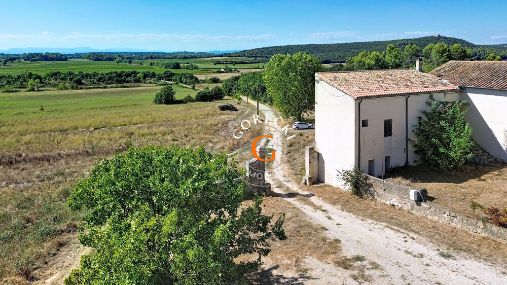 Vente Maison A vendre proche Uzès, ancienne propriété viticole en pierre sur terrain de 28 160 m2. Uzes