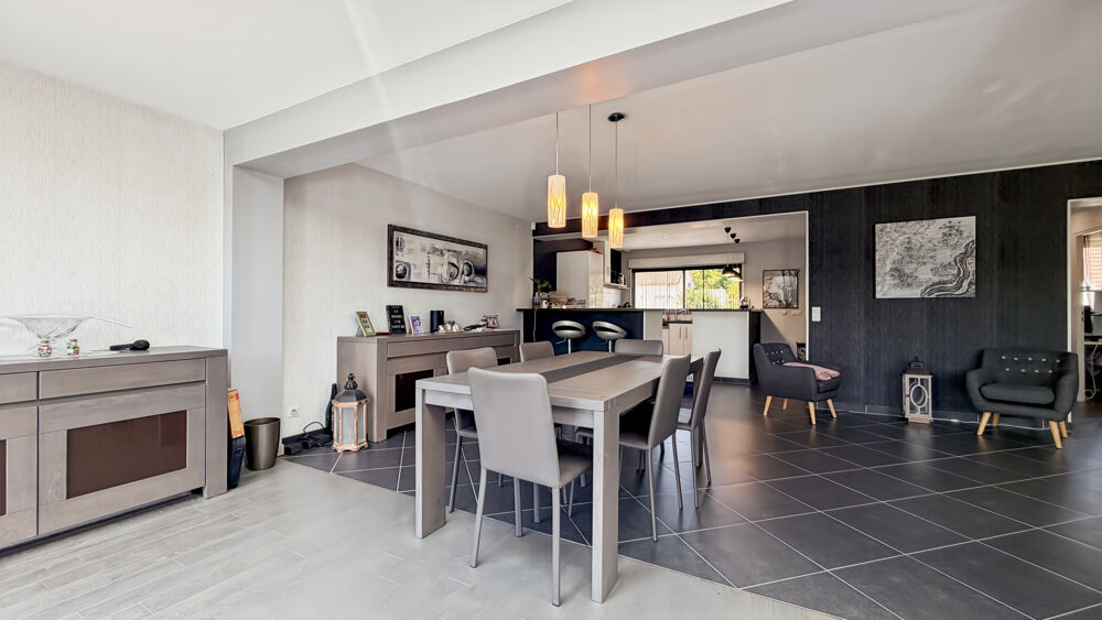 Vente Maison MAISON INDIVIDUELLE   4/5 CHAMBRES   TERRASSE & JARDIN   SOUS-SOL TOTAL   CENTRE DE SERVON Servon