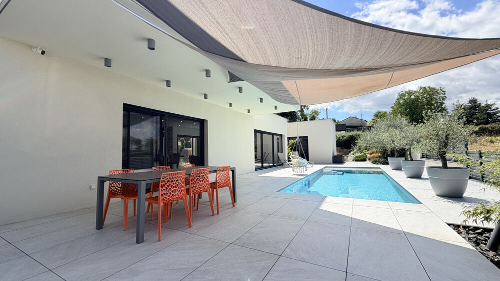 Vente Maison Villa contemporaine de 190m2 sur 1000m2 de terrain et piscine proche du centre ville Monistrol sur loire