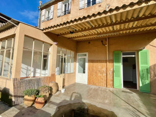  Immeuble à vendre 401 m² Salernes