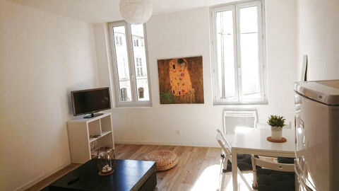 appartement refait à neuf plein de charme à coté du palais 558 Avignon (84000)