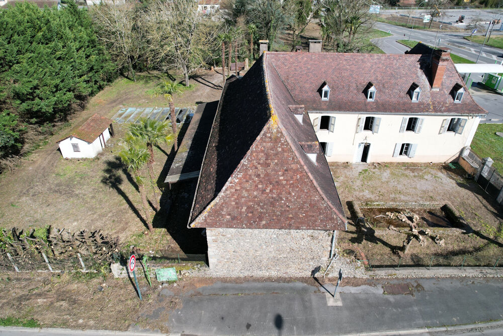 Vente Maison Immeuble de 550 m2   Fort potentiel   Parcelle de 8 573 m2 Guinarthe parenties