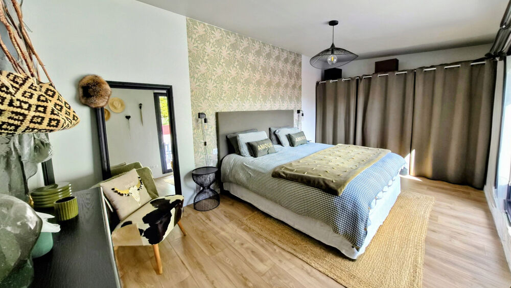 Vente Maison LA ROCHELLE   Élégante maison familiale rénovée à proximité du centre-ville La rochelle