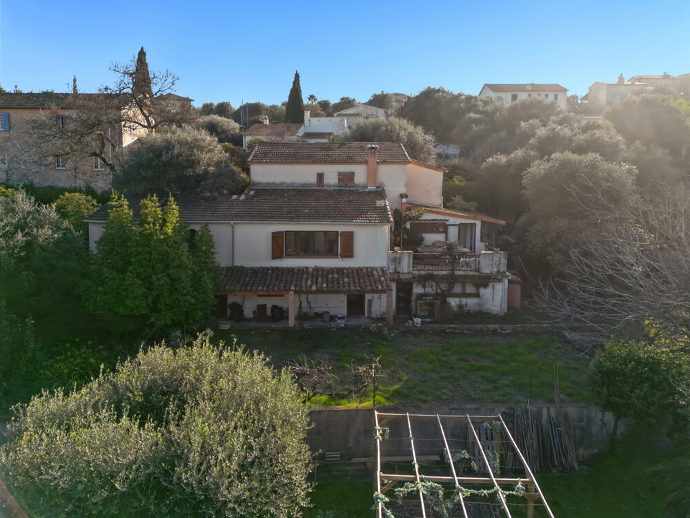 Vente Maison Maison à rénover, piscine, terrain 1660 m2 Falicon