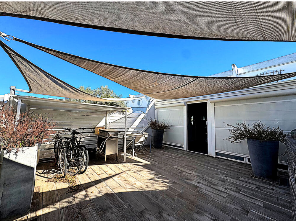Vente Maison NOUVEAU, RARE, SUPERBE DOUBLE MARINA RÉUNIFIÉE DE 150 M2 dont 120 m2 (DPE), AVEC 2 PONTONS ATTENANT Port camargue