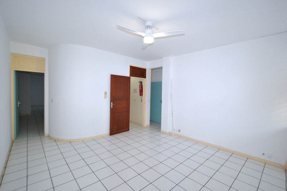 Vente Appartement Appartement T4, très bon état, beaux volumes centre ville Pointe a pitre