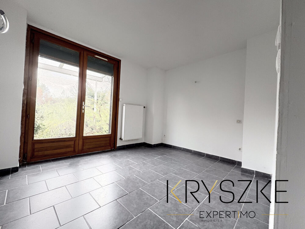 CARVIN Maison divisée en 2 appartements 94 m2 Garage et jardin