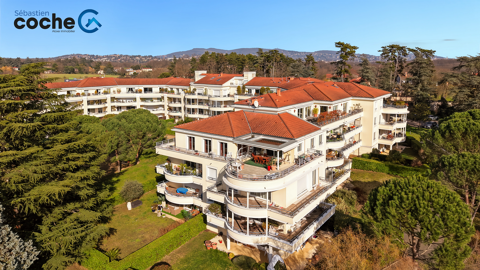   CHARBONNI�RES - Rooftop 143m2 avec solarium de 100 m2 Appartement - 6 pi�ce(s) - 143 m�