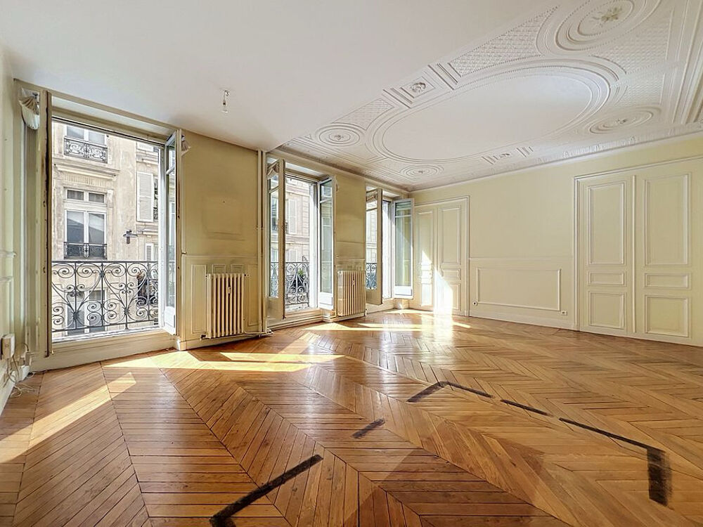 Vente Appartement appartement haussmannien avec balcon Paris 8