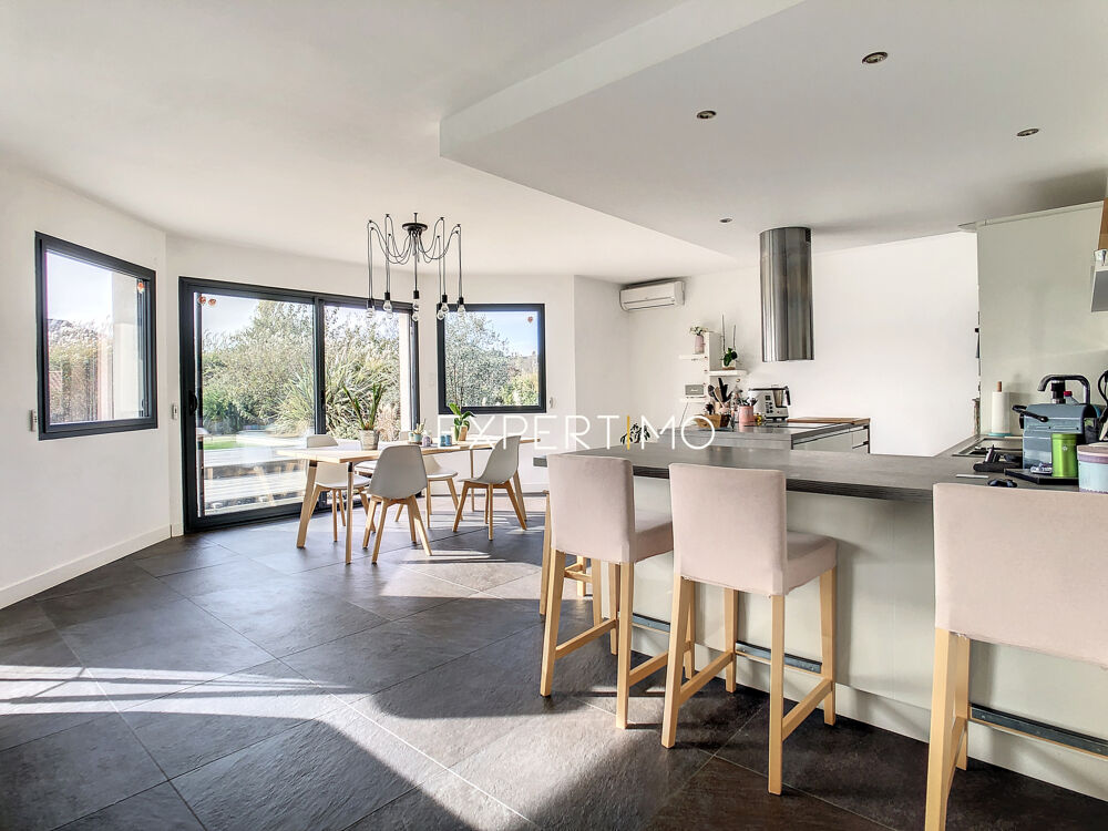 Vente Maison Ayguesvives, villa de 2014, 7 pièces159 m2 env. avec piscine, garage et terrain de 1540m2. Ayguesvives